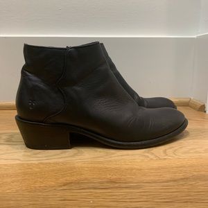 Frye Carson bootie